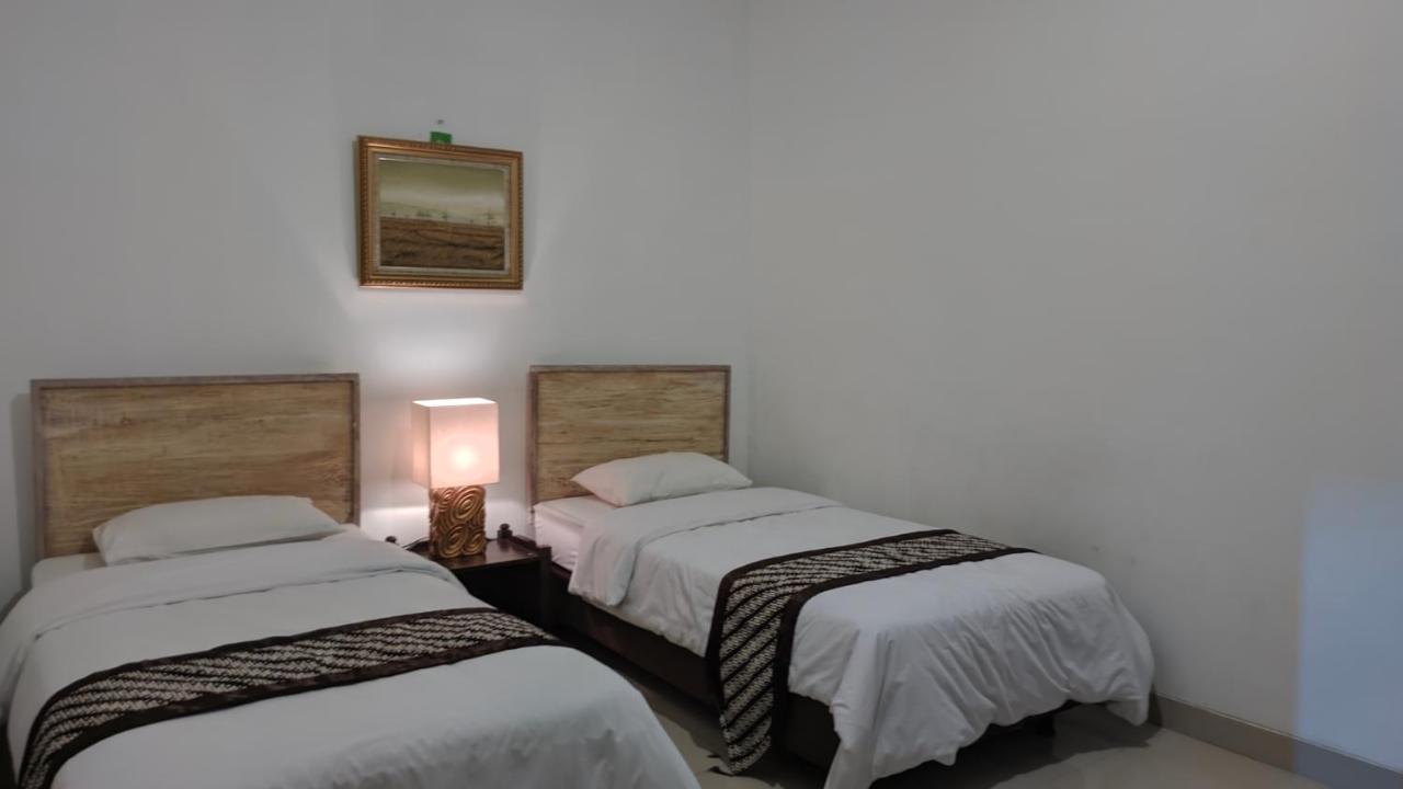 Indraloka Heritage Homestay Yogyakarta Exterior photo